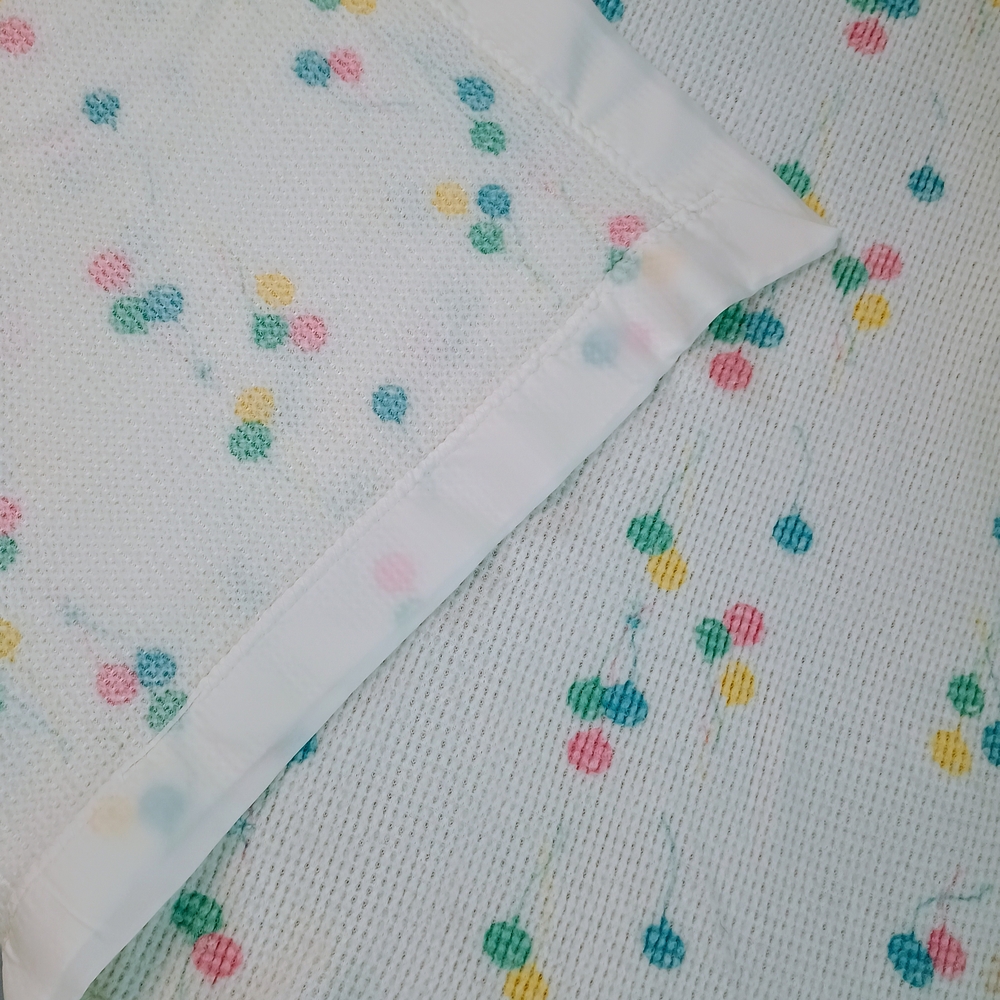vintage Morgan Baby waffle Blanket Balloons Satin trim 54 X 40